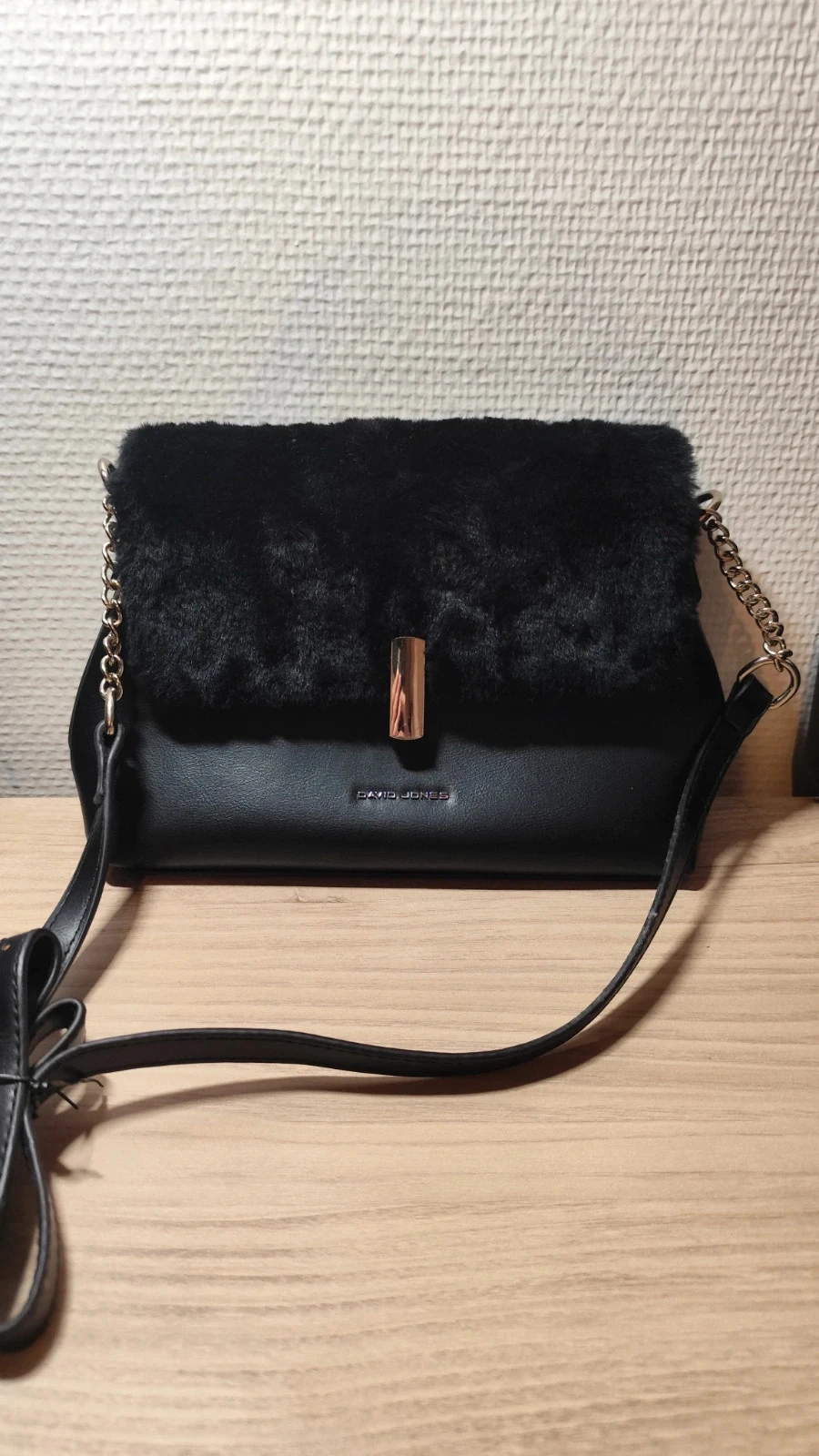 Sac à bandoulière noir similicuir et fausse fourrure NEUF avec étiquette - David Jones